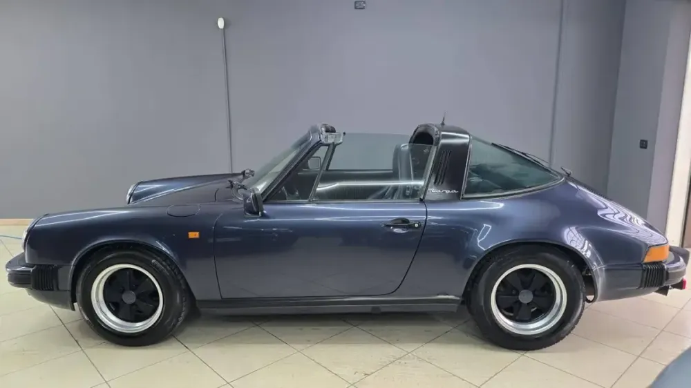Profilo di una Porsche 911 Serie G Targa