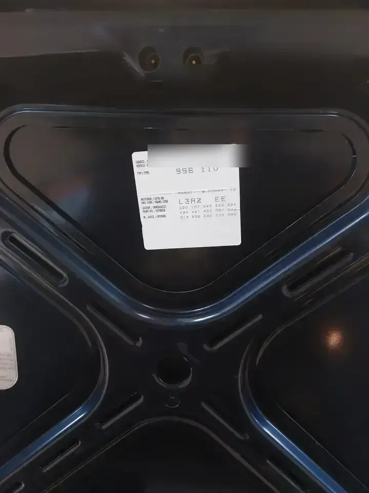 Adesivo dei dati vettura di una Porsche 911 996, con tipo e codici degli optional